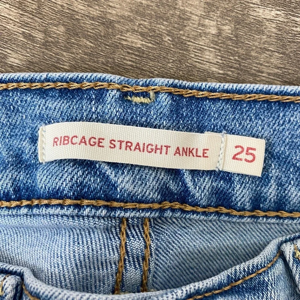 Levis levi ribcage